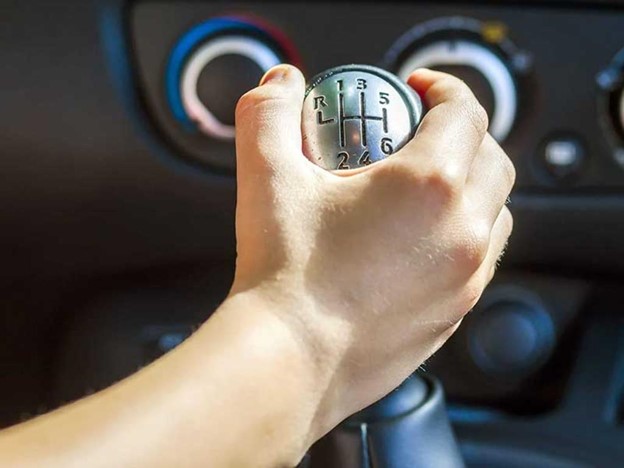 علت سخت جا رفتن دنده ماشین | 5 دلیل مهم جا نرفتن دنده خودرو  